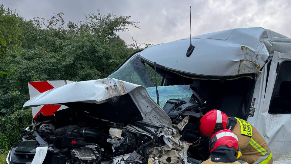, 09:42 REGION Wypadek na drodze krajowej nr 20 w Miastku. Trzy osoby zostały poszkodowane