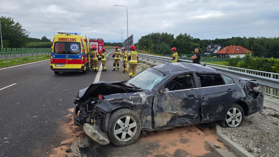 Gwałtowne hamowanie na S6. Chevrolet uderzył w bariery